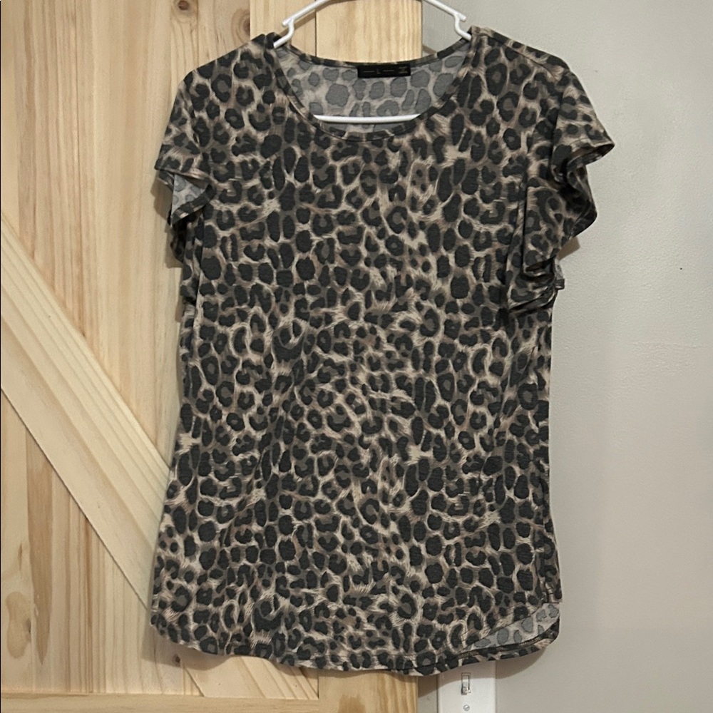 Leopard Print Ruffle Sleeve Top